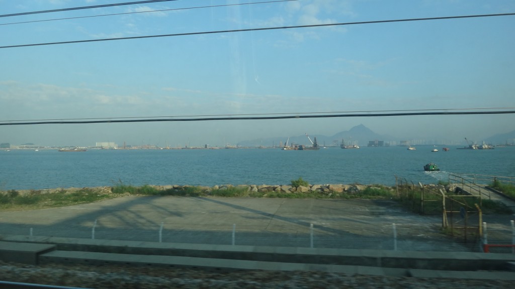 ... além de confortável, com vista para a baía de Hong Kong